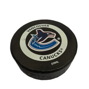 Vancouver Canucks NHL Official Game Puck InGlasCo Gary Bettman